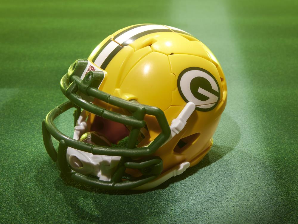 Transformers Collaborative NFL x Transformers Green Bay Packers Tundra Prime Action Figure Gallery Image 9