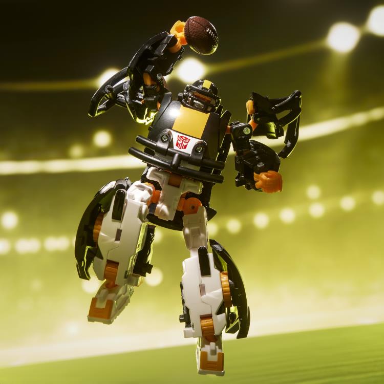 Transformers Collaborative NFL x Transformers Pittsburgh Steelers Steelsmash Action Figure Gallery Image 5