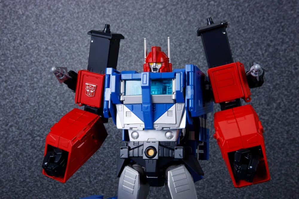 Transformers Masterpiece MP-31 Delta Magnus (Diaclone)