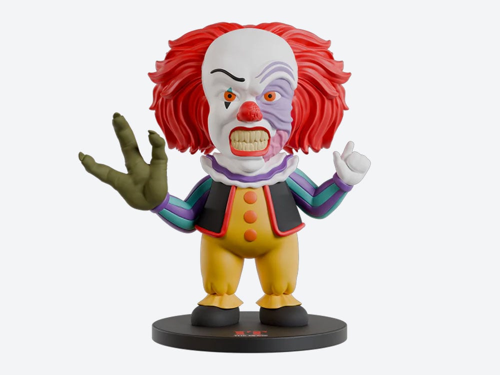 IT Classic Pennywise (1990 Ver.) Vinyl Figure Gallery Image 1