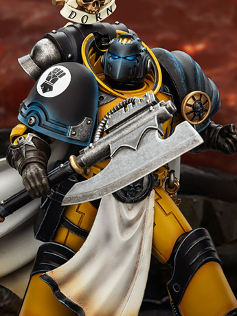 Warhammer: The Horus Heresy Imperial Fists Librarian Consul with Force Axe and Bolt Pistol 1/18 Scale Action Figure Gallery Image 2
