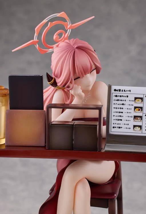 Blue Archive Aru (Dress Memorial Lobby Ver.) 1/7 Scale Figure Gallery Image 8