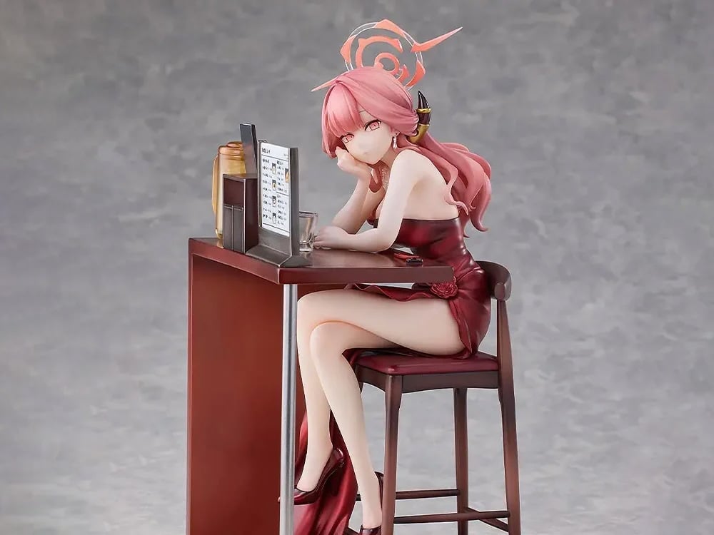 Blue Archive Aru (Dress Memorial Lobby Ver.) 1/7 Scale Figure Gallery Image 1