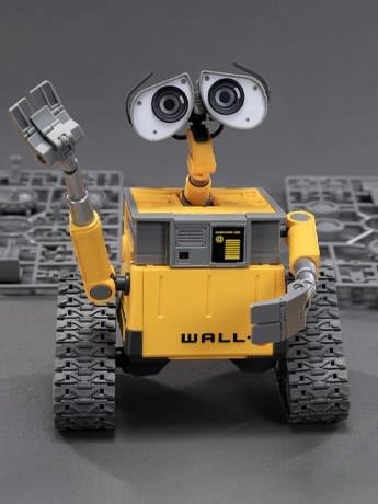 Disney Pixar WALL-E Model Kit Gallery Image 2
