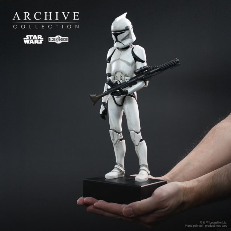 Star Wars: Attack of the Clones Archive Collection Clone Trooper (Signature Edition) Limited Edition Concept Maquette Replica Gallery Image 18