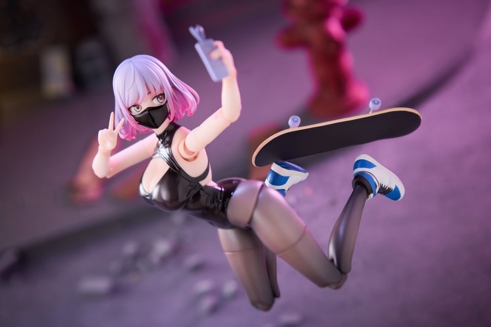 Luna 1/12 Scale Action Figure Gallery Image 9