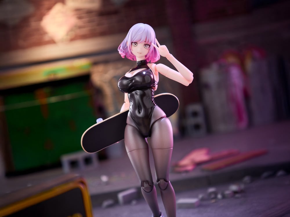 Luna 1/12 Scale Action Figure Gallery Image 1
