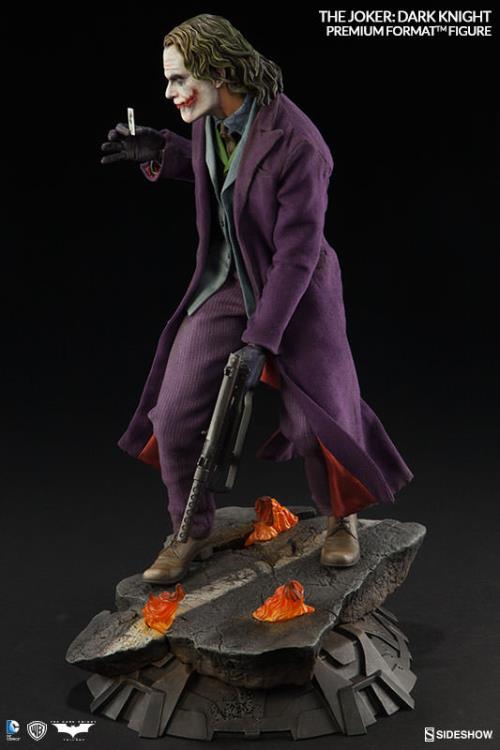 Batman: The Dark Knight Premium Format Joker Gallery Image 4