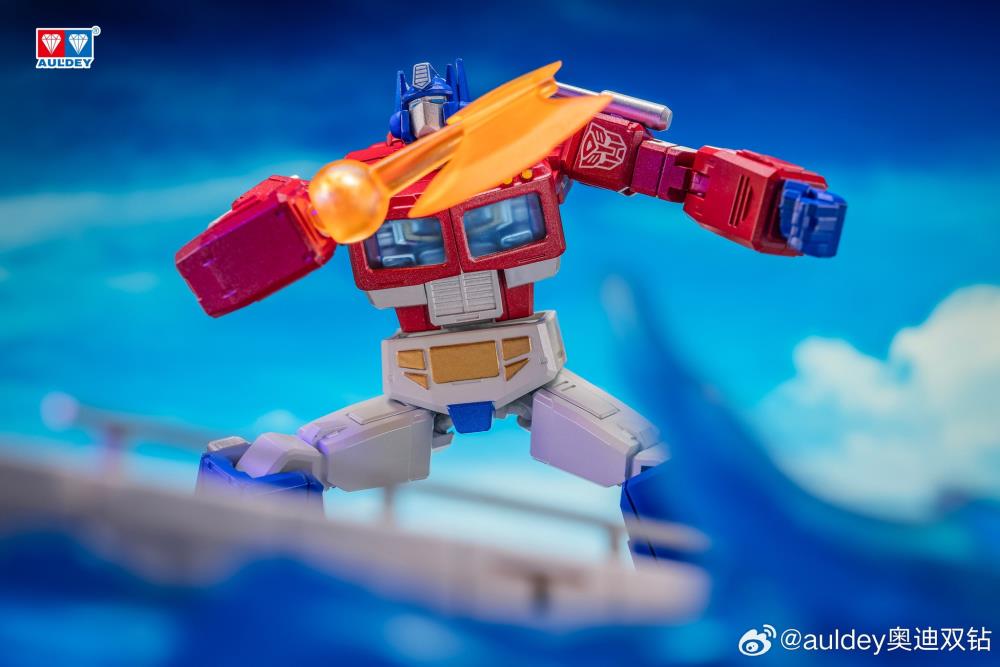 Transformers Alpha Action Elite Optimus Prime Action Figure Gallery Image 4