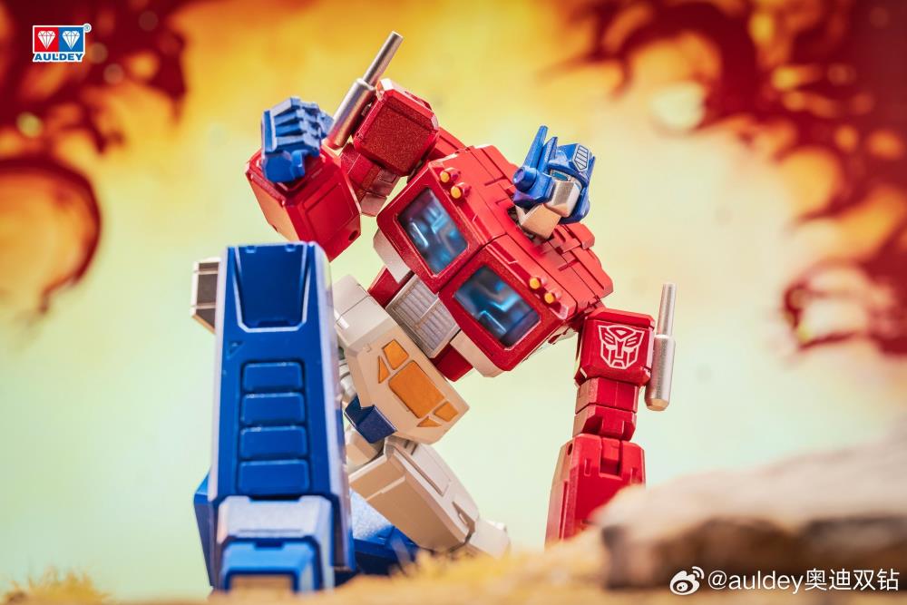 Transformers Alpha Action Elite Optimus Prime Action Figure Gallery Image 6