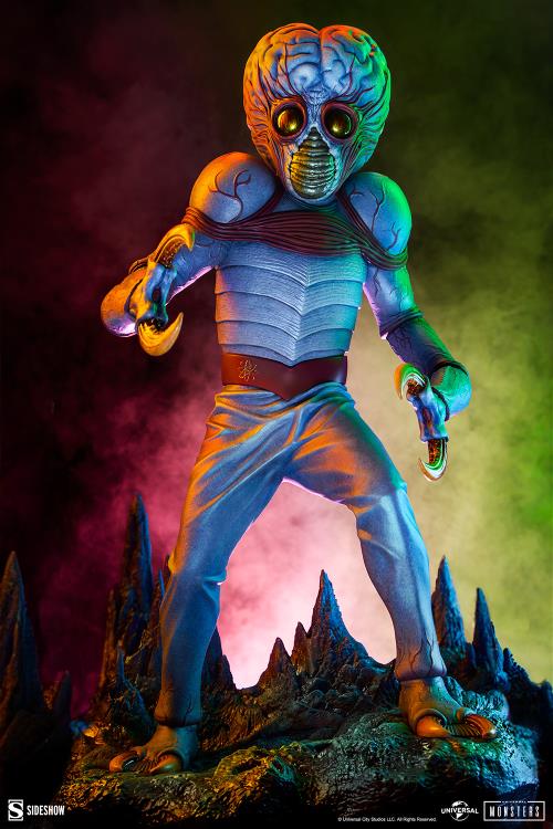 Universal Monsters Premium Format Metaluna Mutant Statue Gallery Image 4