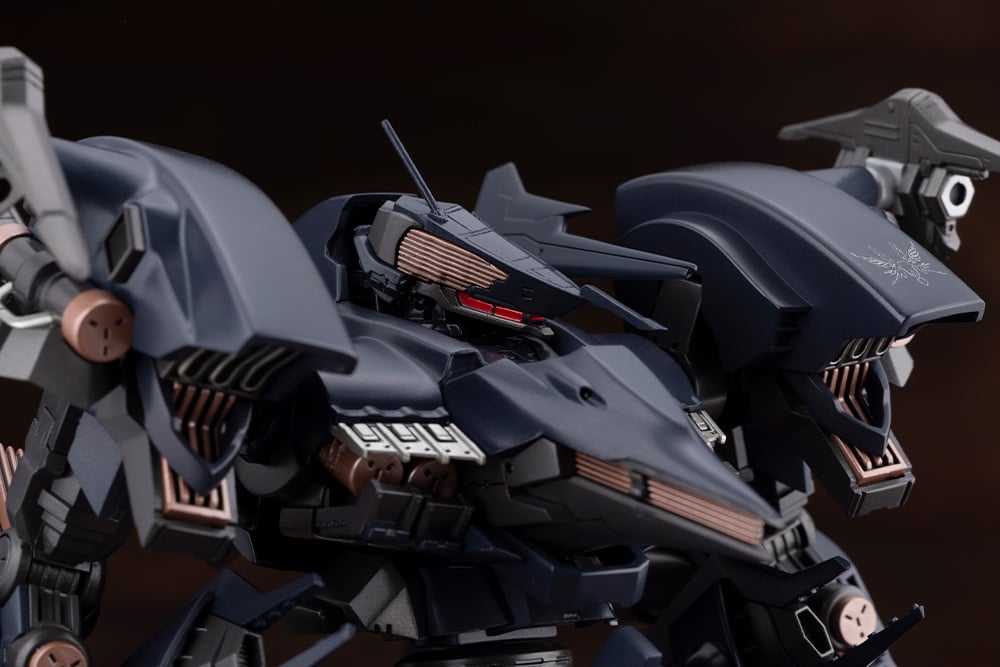 Armored Core 4 Variable Infinity Rayleonard 03-AALIYAH Orlea 1/72 Scale Model Kit Gallery Image 11