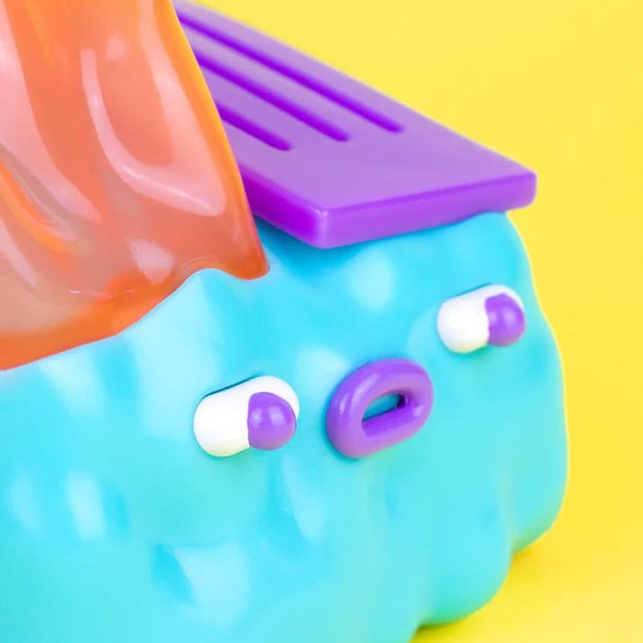 Dumpster Fire GlanderCo Vinyl Figure Gallery Image 11