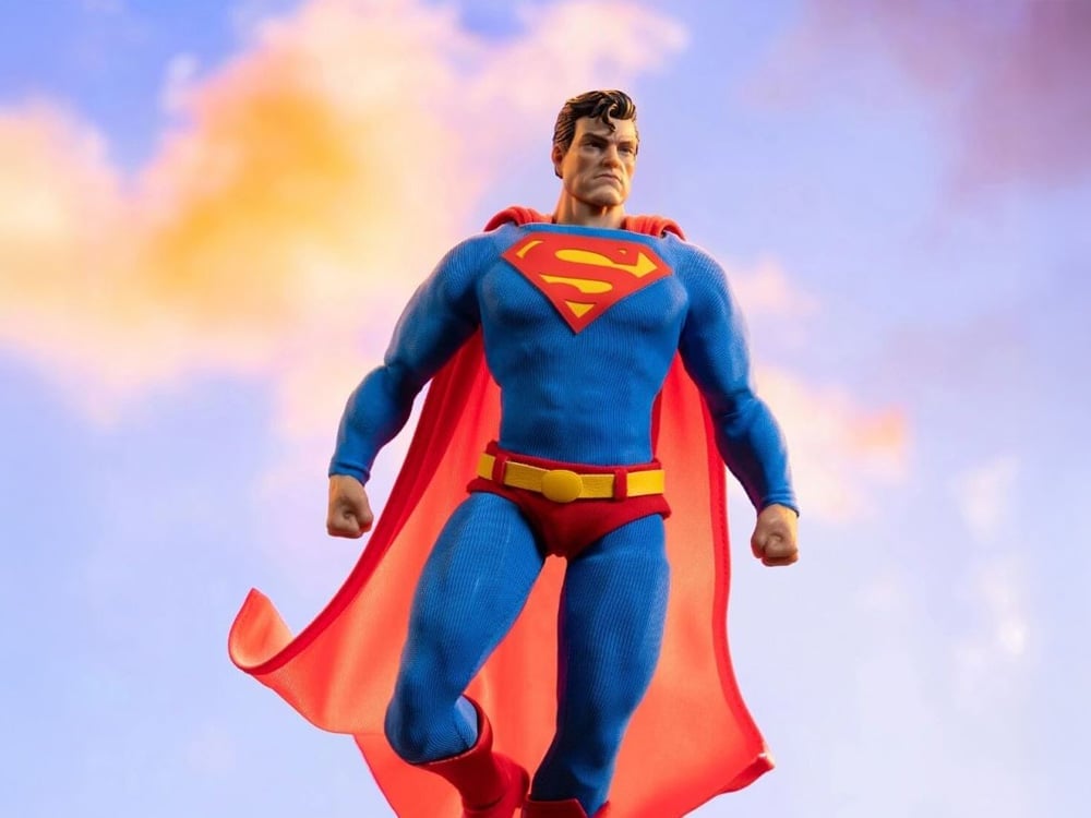 Batman: Hush Superman 1/12 Scale Action Figure Gallery Image 1