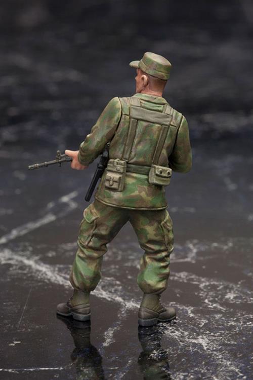 Metal Gear Solid V: Ground Zeroes 1/35 Scale Model Kit (Reissue) Gallery Image 17