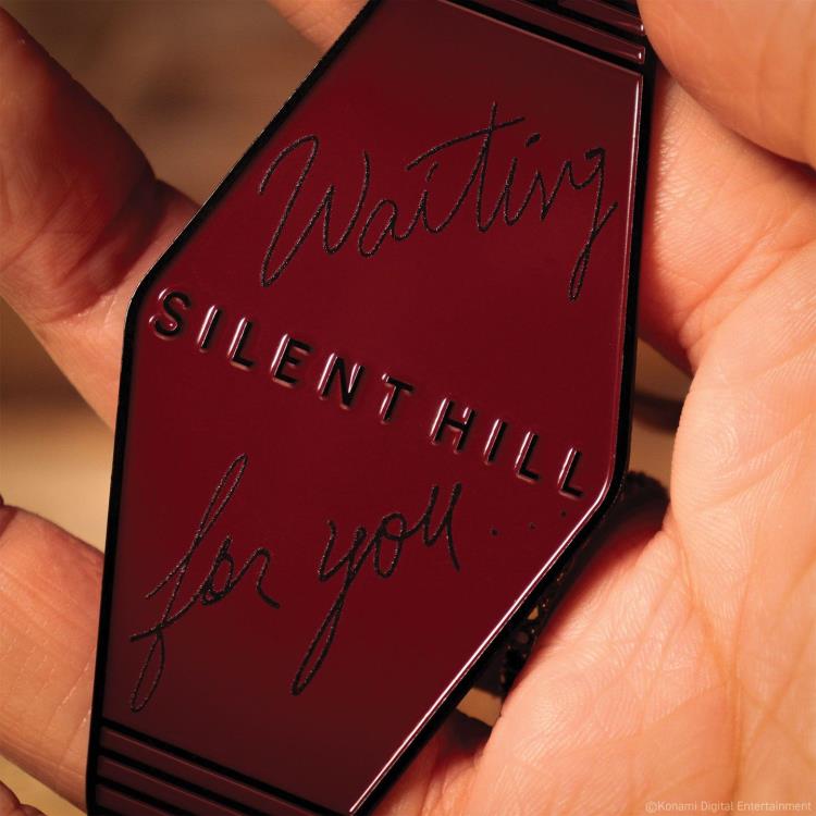 Silent Hill 2 Lakeview Hotel Limited Edition Keychain (Red Edition) Gallery Image 4