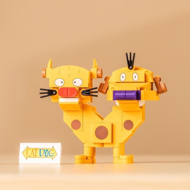 Nickelodeon 90s Icons Brick Building Set Gallery Image 9