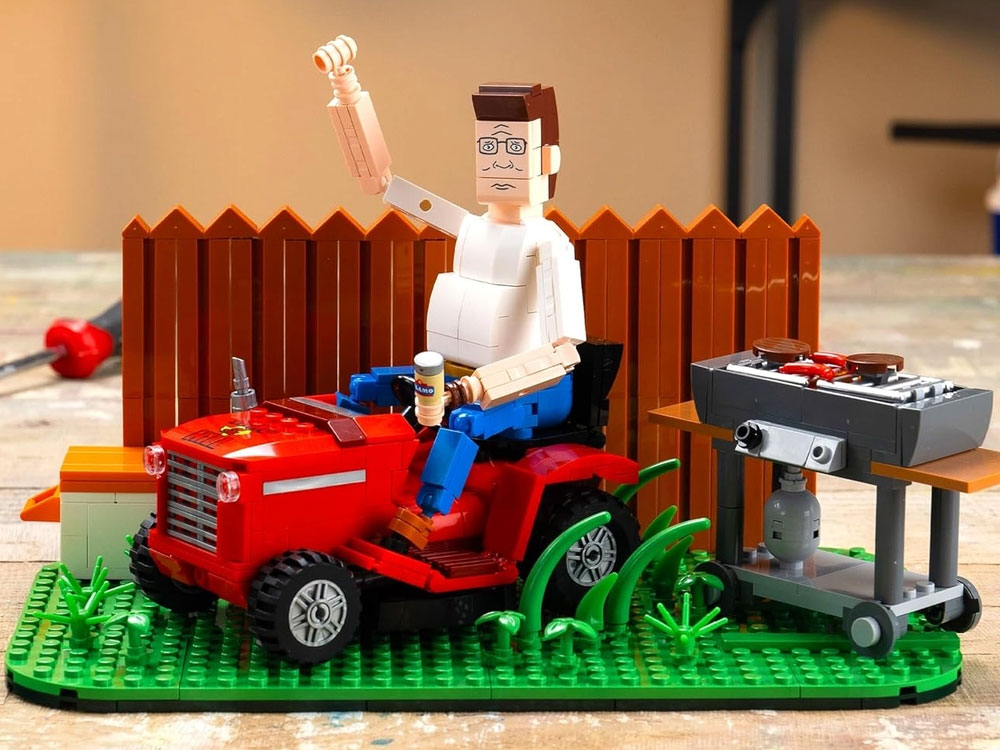 King of the Hill Hank Hill's Backyard Brick Building Set Gallery Image 1