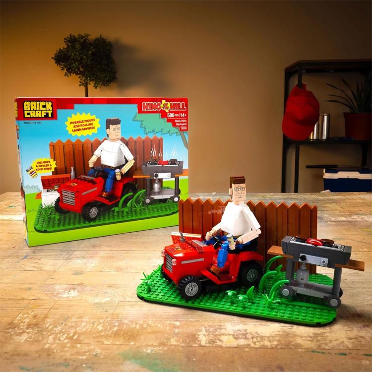 King of the Hill Hank Hill's Backyard Brick Building Set Gallery Image 4