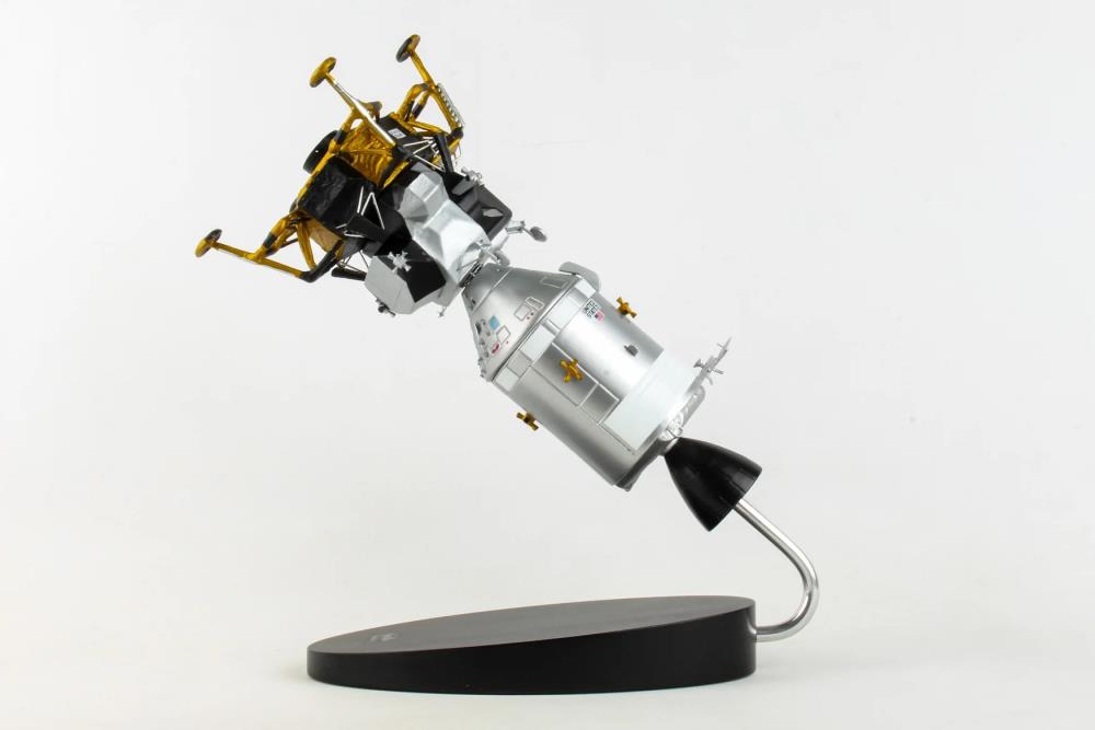 Executive Series Apollo Command Module with LEM 1/48 Scale Replica Gallery Image 5