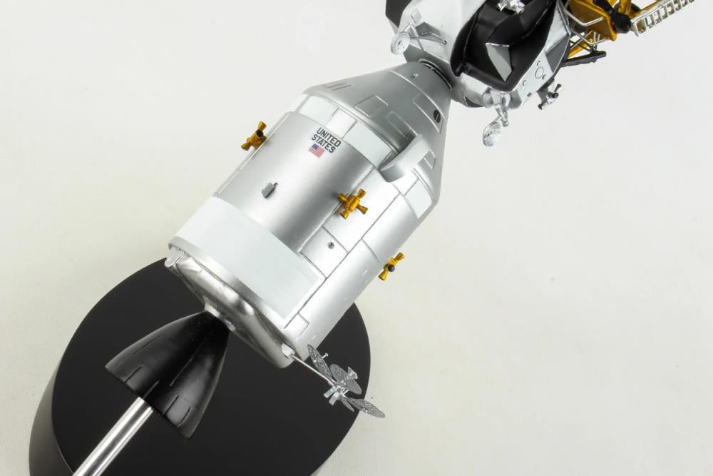 Executive Series Apollo Command Module with LEM 1/48 Scale Replica Gallery Image 10
