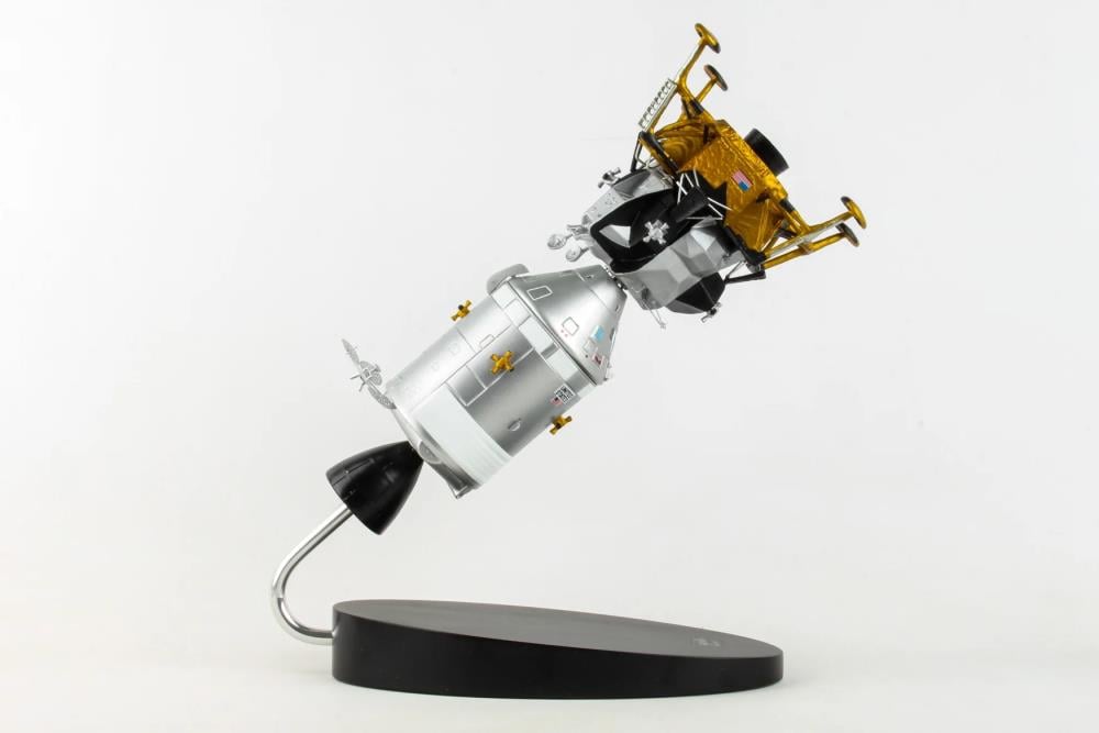 Executive Series Apollo Command Module with LEM 1/48 Scale Replica Gallery Image 6