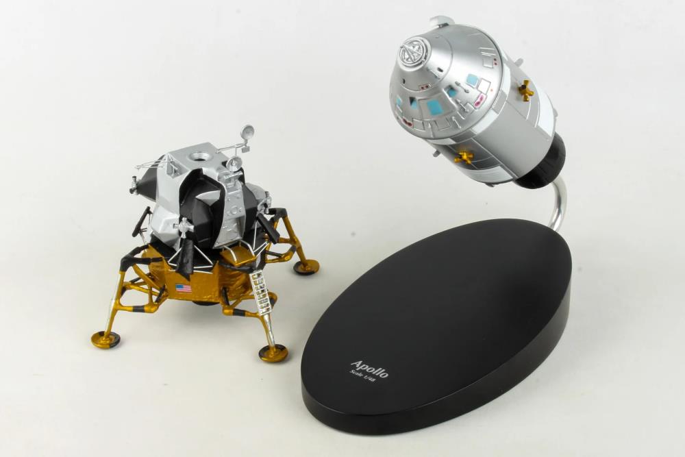 Executive Series Apollo Command Module with LEM 1/48 Scale Replica Gallery Image 11