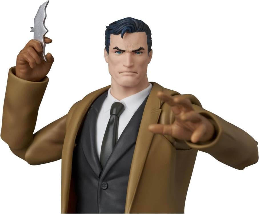 Batman: Hush MAFEX No.299 Bruce Wayne Action Figure Gallery Image 7