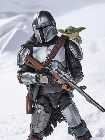 Star Wars: The Black Series The Mandalorian with Grogu (The Mandalorian and Grogu) Deluxe Action Figure Gallery Image 2