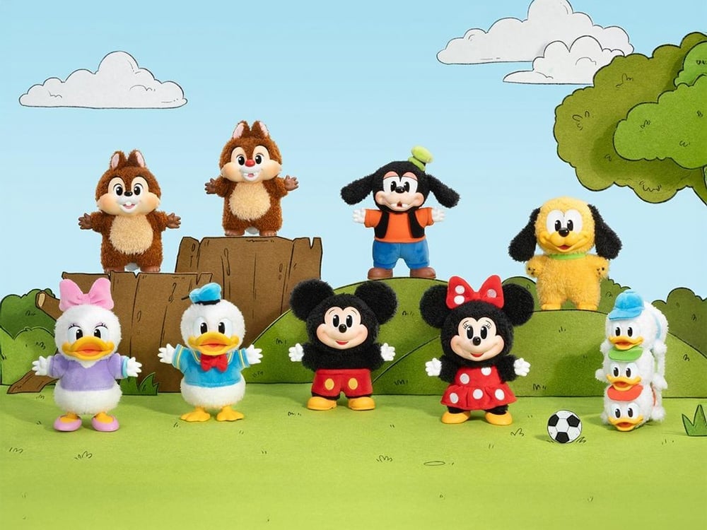 Disney Mickey Mouse Mickey Family Cute Together Box of 8 Random