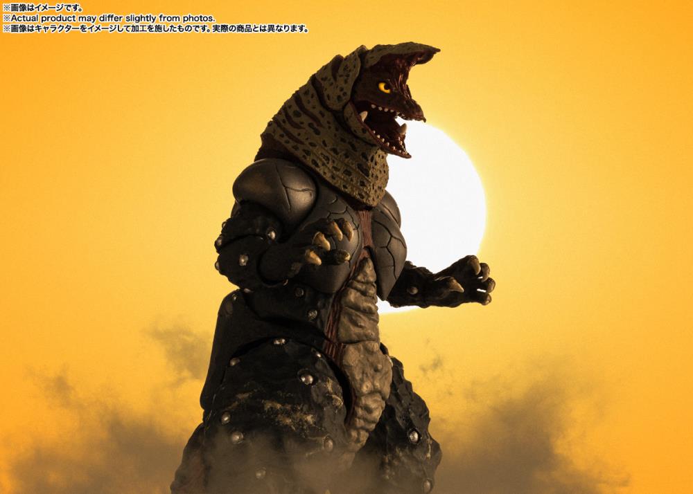 Ultraman Tiga S.H.Figuarts Golza (30th Anniversary Edition) Action Figure Gallery Image 9