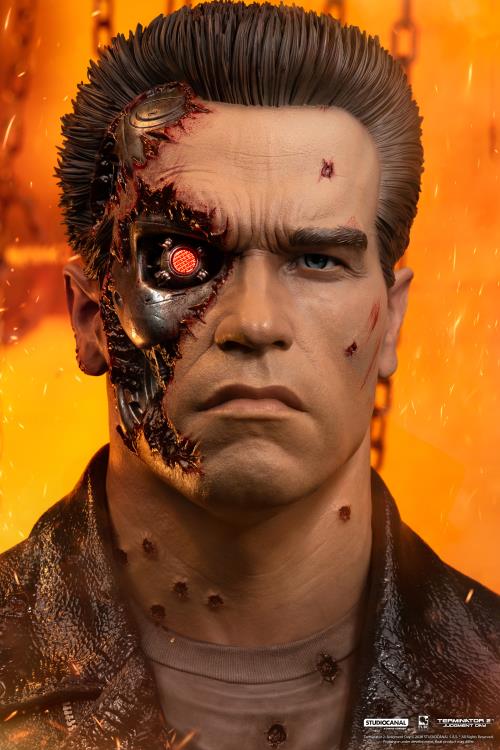 Terminator 2: Judgement Day T-800 Model 101 (Battle Damaged) 1/1 Scale Limited Edition Art Mask Gallery Image 9