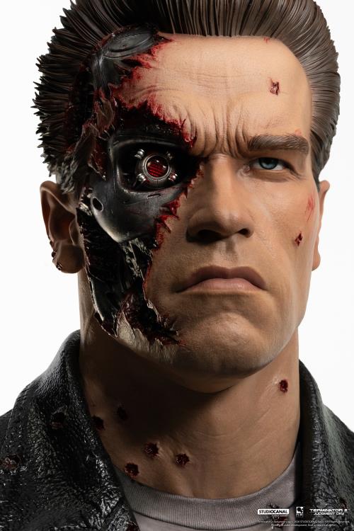 Terminator 2: Judgement Day T-800 Model 101 (Battle Damaged) 1/1 Scale Limited Edition Art Mask Gallery Image 26