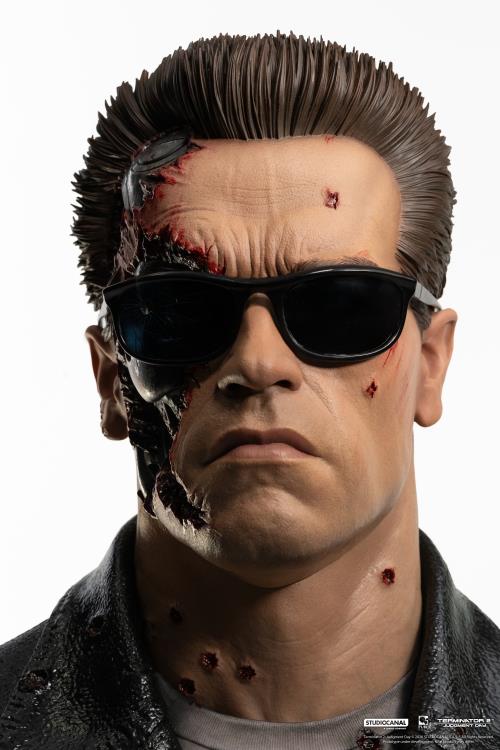 Terminator 2: Judgement Day T-800 Model 101 (Battle Damaged) 1/1 Scale Limited Edition Art Mask Gallery Image 24