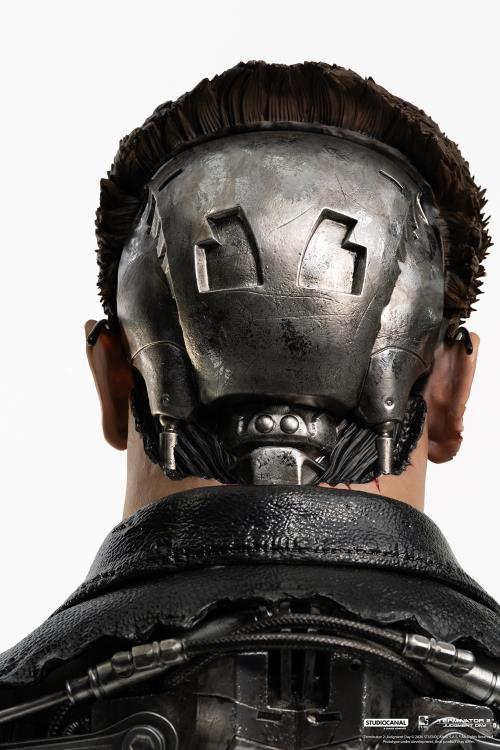 Terminator 2: Judgement Day T-800 Model 101 (Battle Damaged) 1/1 Scale Limited Edition Art Mask Gallery Image 30