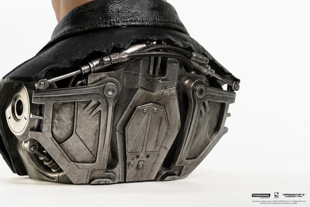 Terminator 2: Judgement Day T-800 Model 101 (Battle Damaged) 1/1 Scale Limited Edition Art Mask Gallery Image 33