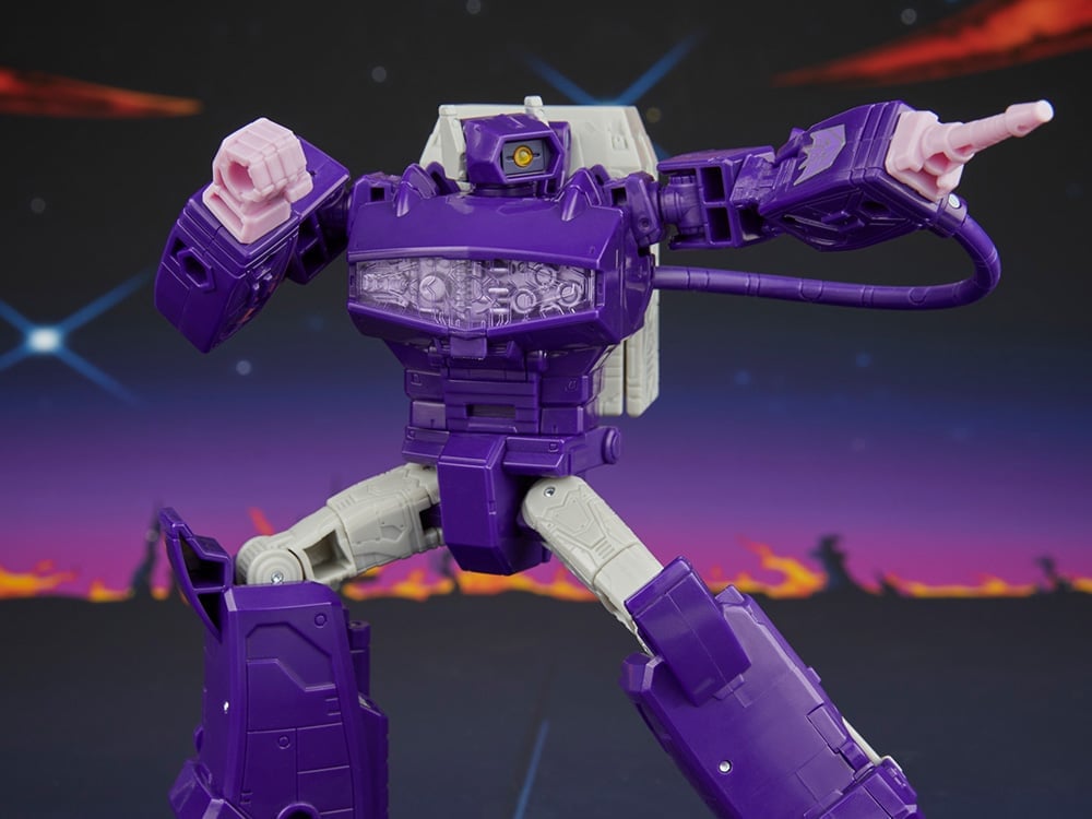 The Transformers: The Movie Studio Series 86 Voyager Class Shockwave Action Figure Gallery Image 1