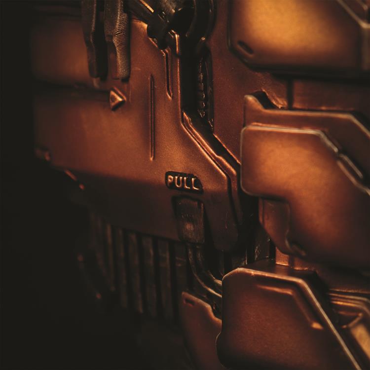 Dead Space Isaac Clarke Helmet Limited Edition Scaled Replica Gallery Image 9