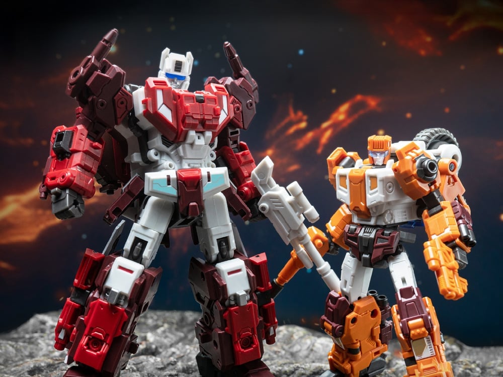 Tacticlord Combiner DJS-02B Motor and DJS-02C Razer Figure Set