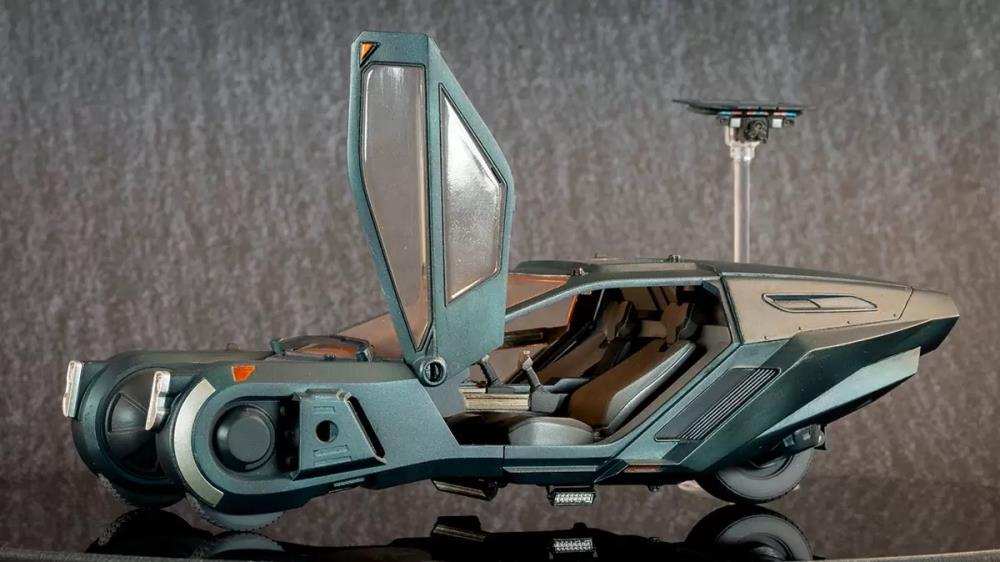 Blade Runner 2049 K's Spinner 1/32 Scale Model Kit Gallery Image 5