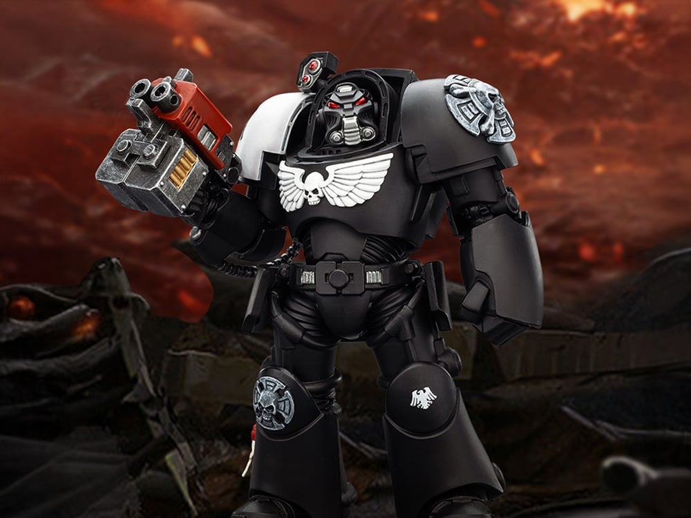 Warhammer 40,000 Raven Guard Terminator (Ver. 2) with Power Fist and Storm Bolter 1/18 Scale Action Figure Gallery Image 1