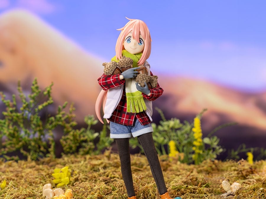 Laid-Back Camp Nadeshiko Kagamihara 1/8 Scale Action Figure Gallery Image 1