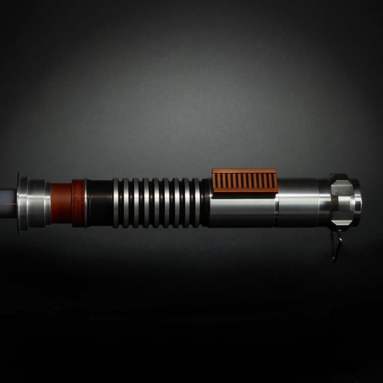 Star Wars: The Black Series Luke Skywalker (Return of the Jedi) Force FX Lightsaber Gallery Image 5