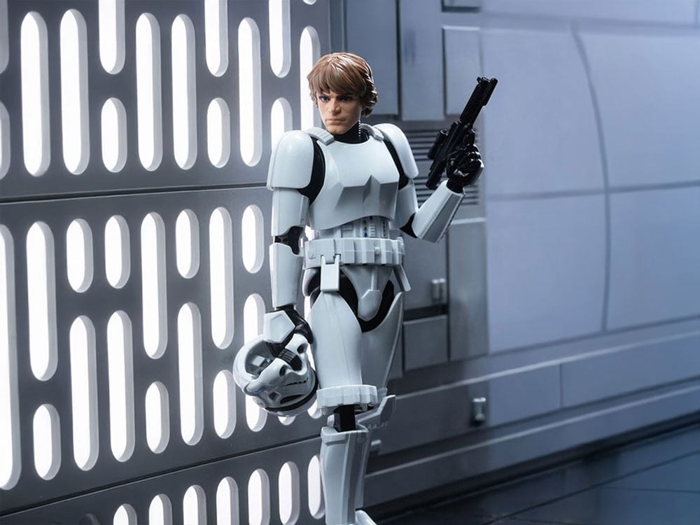Star Wars: A New Hope Champion Class 04 Luke Skywalker (Stormtrooper Disguise) Model Kit Gallery Image 1