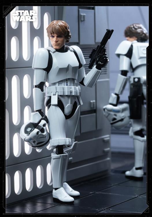 Star Wars Power of The Force Luke Skywalker in Stormtrooper Disguise Figure 1996