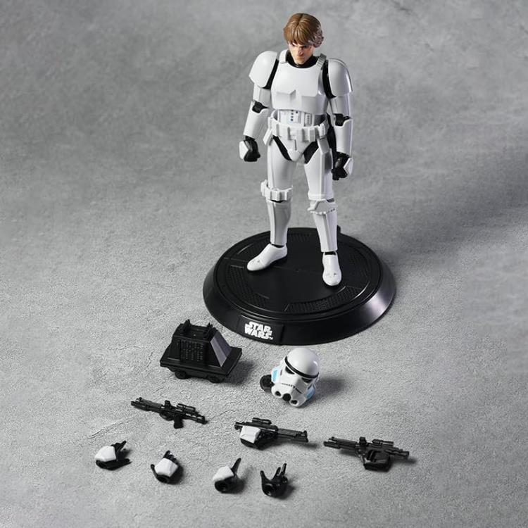 Star Wars: A New Hope Champion Class 04 Luke Skywalker (Stormtrooper Disguise) Model Kit Gallery Image 10