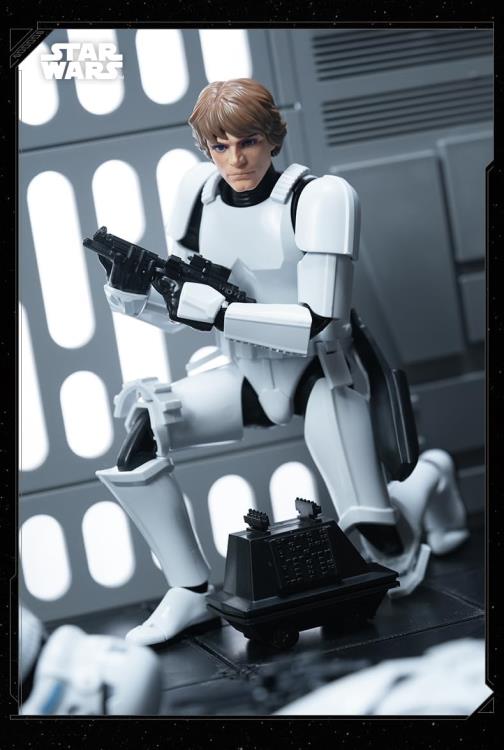 Star Wars: A New Hope Champion Class 04 Luke Skywalker (Stormtrooper Disguise) Model Kit Gallery Image 4