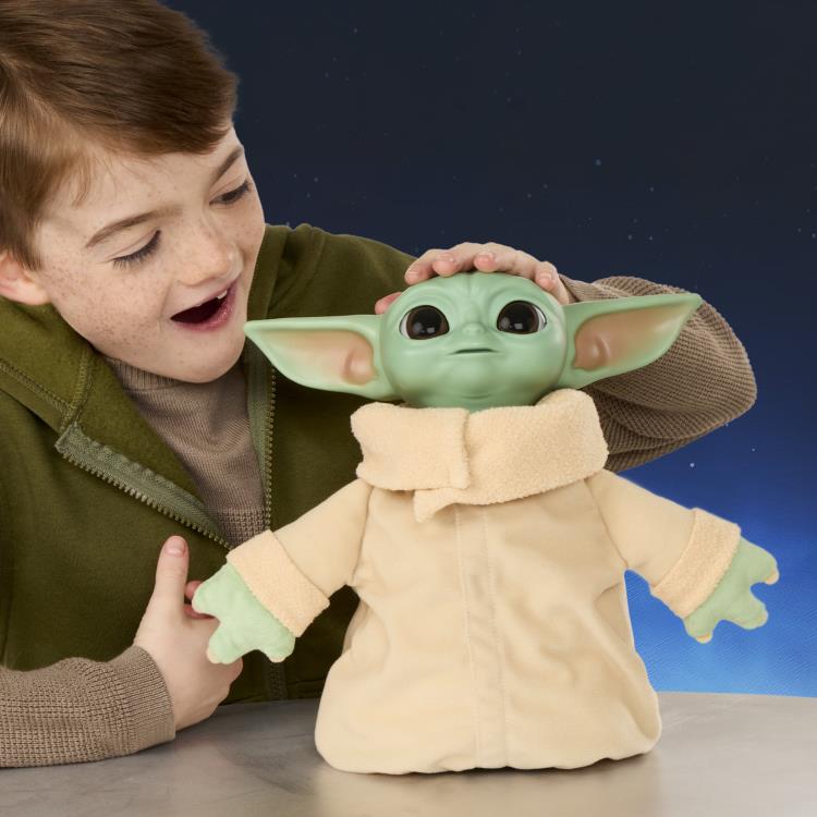 Star Wars: The Mandalorian and Grogu Action Buddy Grogu Figure Gallery Image 4