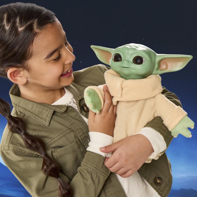 Star Wars: The Mandalorian and Grogu Action Buddy Grogu Figure Gallery Image 12