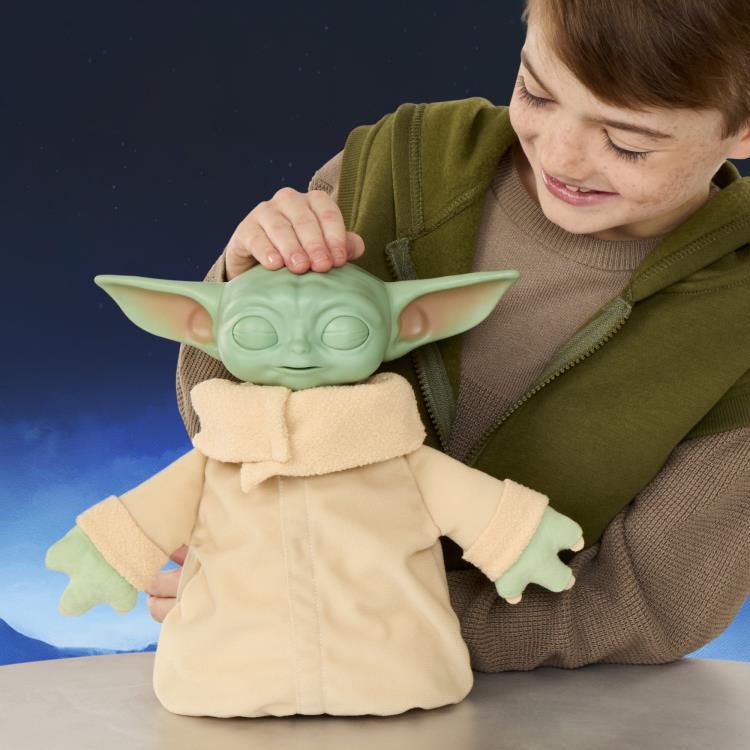 Star Wars: The Mandalorian and Grogu Action Buddy Grogu Figure Gallery Image 6